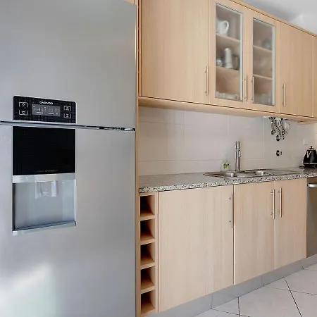 Harmony House Apartment *